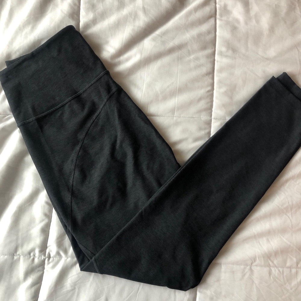 Outdoor voices warmup leggings size M